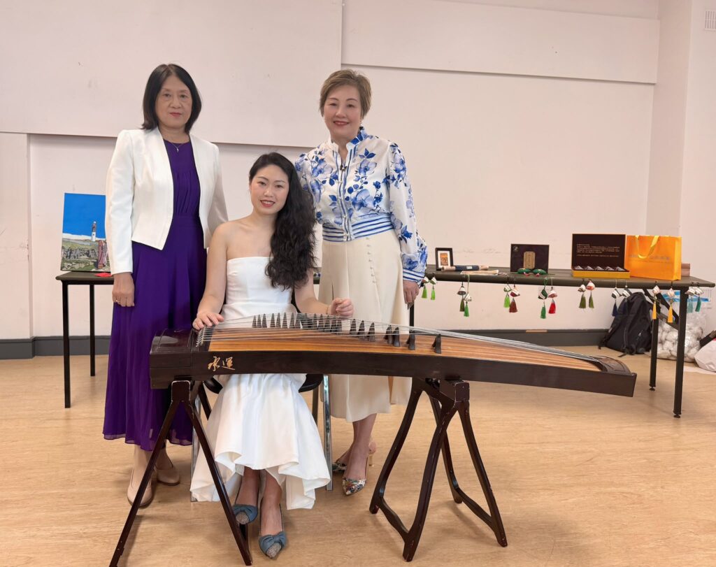 Deng Wei with Lili and Sally
