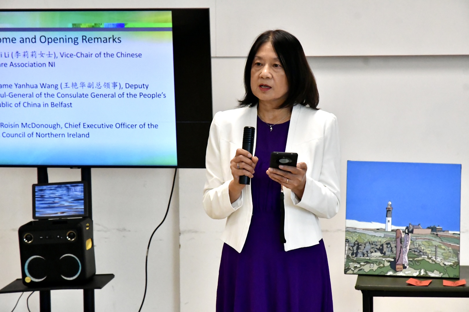 Ms Lili Li gave a welcome speech.
