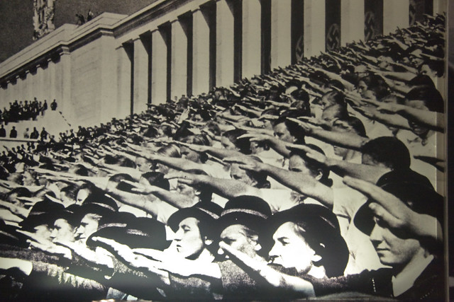 Rise and fall in the Third Reich: Nazi party members and social advancement