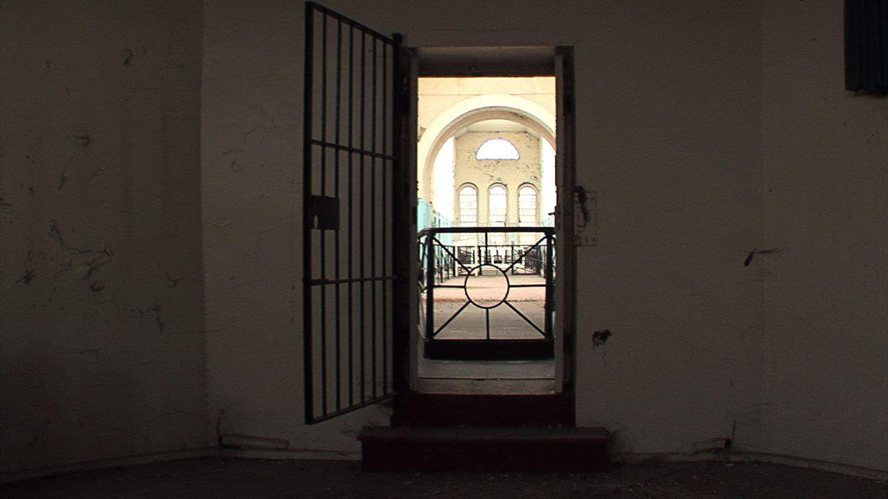 A picture of the chapel when entering from the prison. A picture of the chapel when entering from the prison.